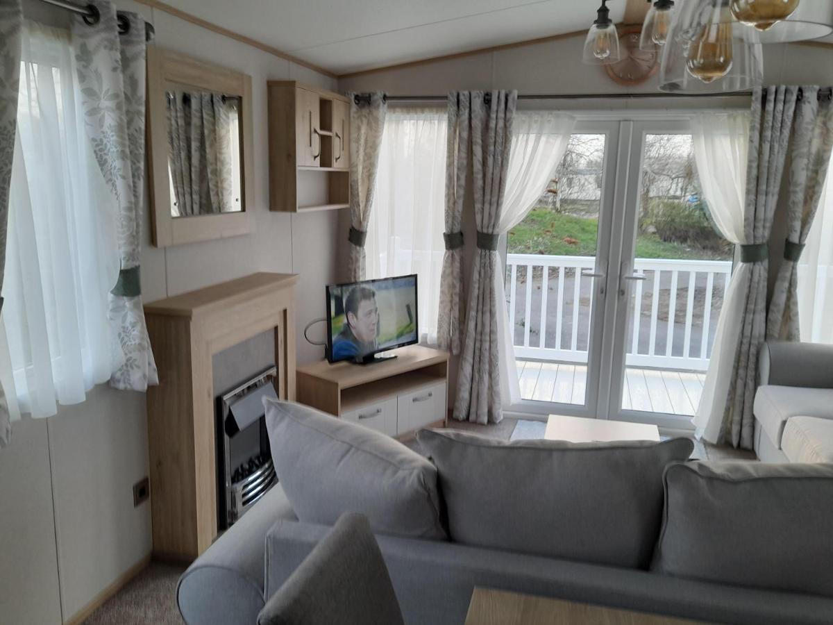 Beautiful 6 Berth Caravan With Decking At Southview Holiday Park Ref 33024O Hotel สเกคเนส ภายนอก รูปภาพ