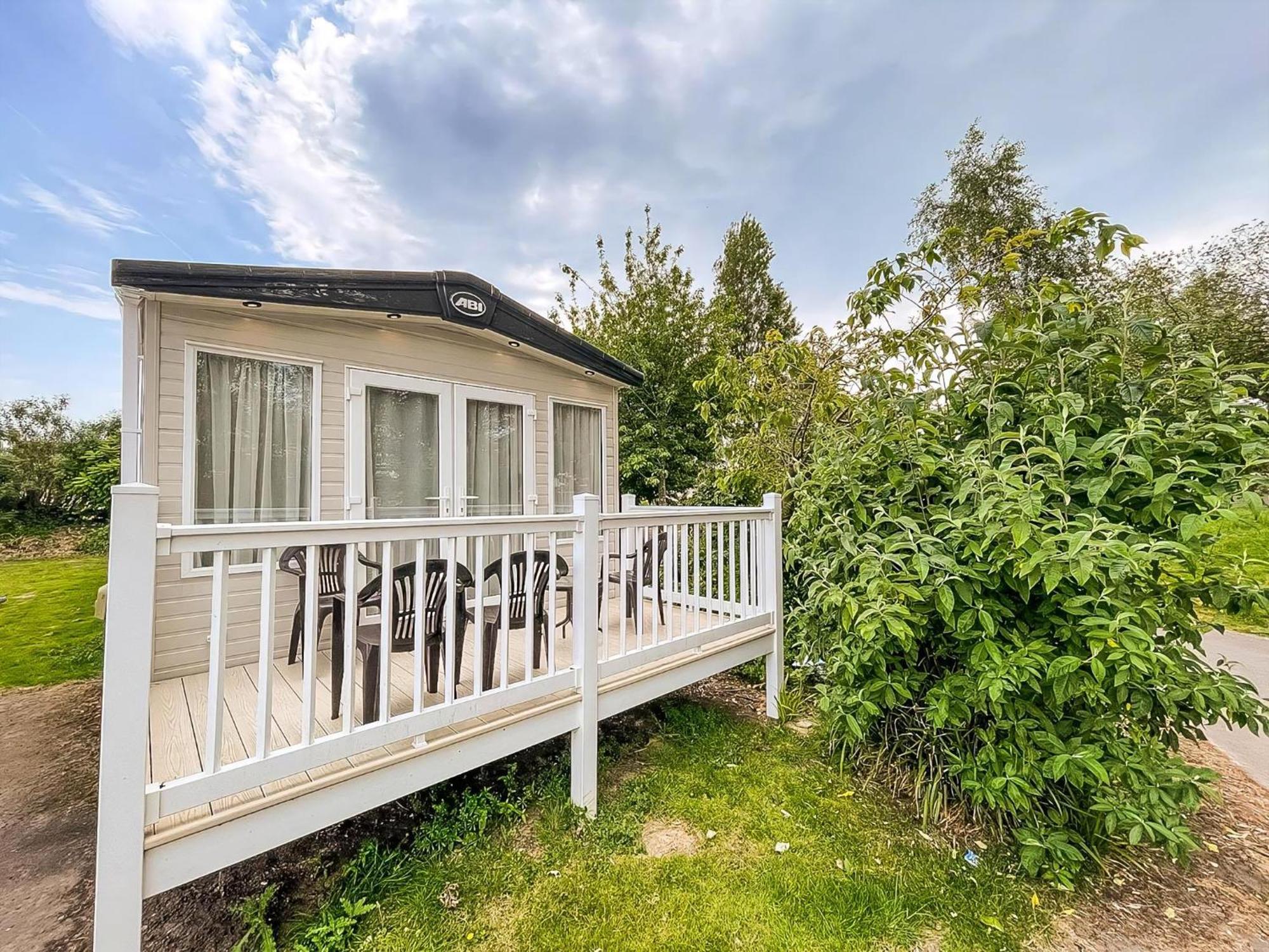 Beautiful 6 Berth Caravan With Decking At Southview Holiday Park Ref 33024O Hotel สเกคเนส ภายนอก รูปภาพ