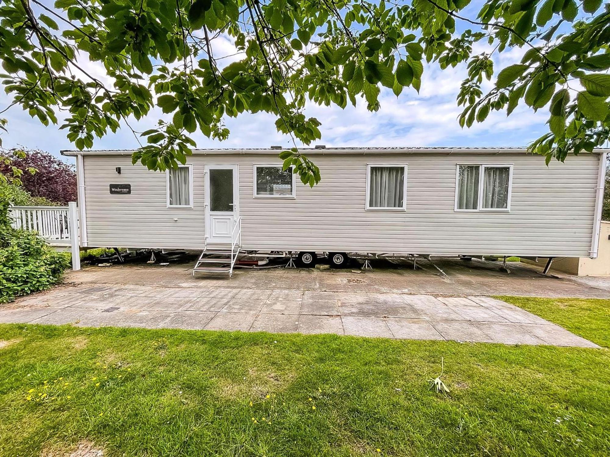 Beautiful 6 Berth Caravan With Decking At Southview Holiday Park Ref 33024O Hotel สเกคเนส ภายนอก รูปภาพ
